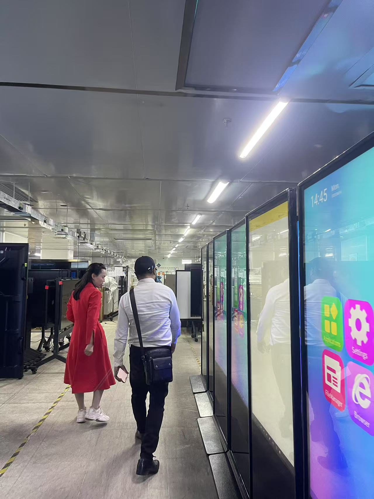 Nieuwe Indiase leveranciersfabrieksbezoek: Prospecting for All - In - One Computer Procurement
